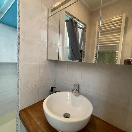 Апартаменты Meuble Entre Port Et *