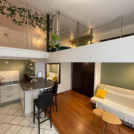 Apartment Meuble Entre Port Et